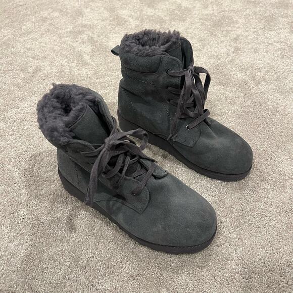 Bearpaw Women's Fur Lined Boots with Laces‎ Grey Size 8W - Picture 1 of 7